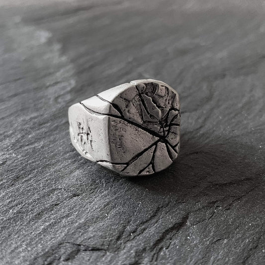 Cracked Ring